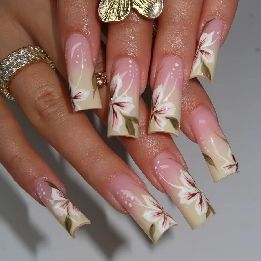 Pink French Style False Nails White Flower Printed Short Square Head Press on Nails Simple Wearable Artificial Nails Art 24Pcs